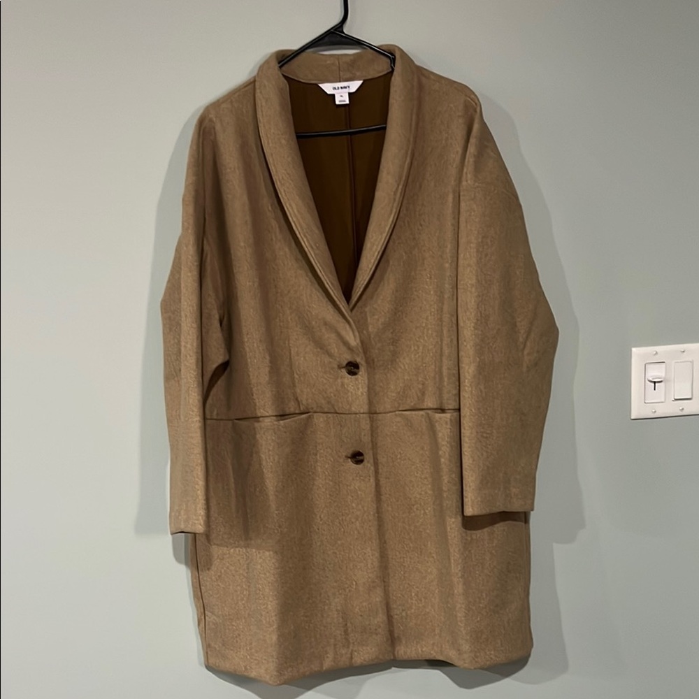Aritzia Women's Beige Coat